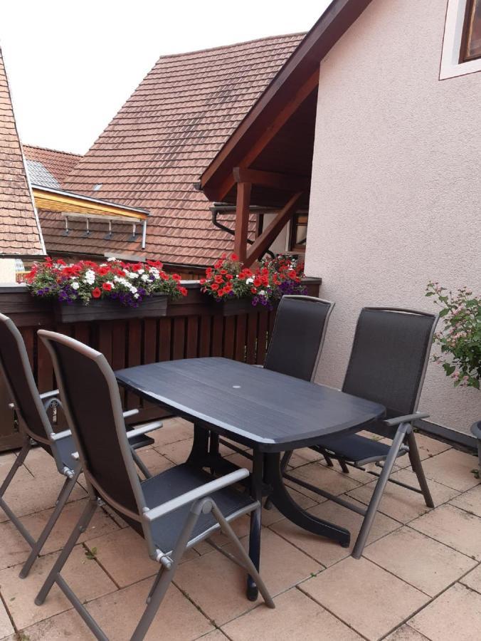 Apartament Weingut Engelhardt Rottingen Zewnętrze zdjęcie